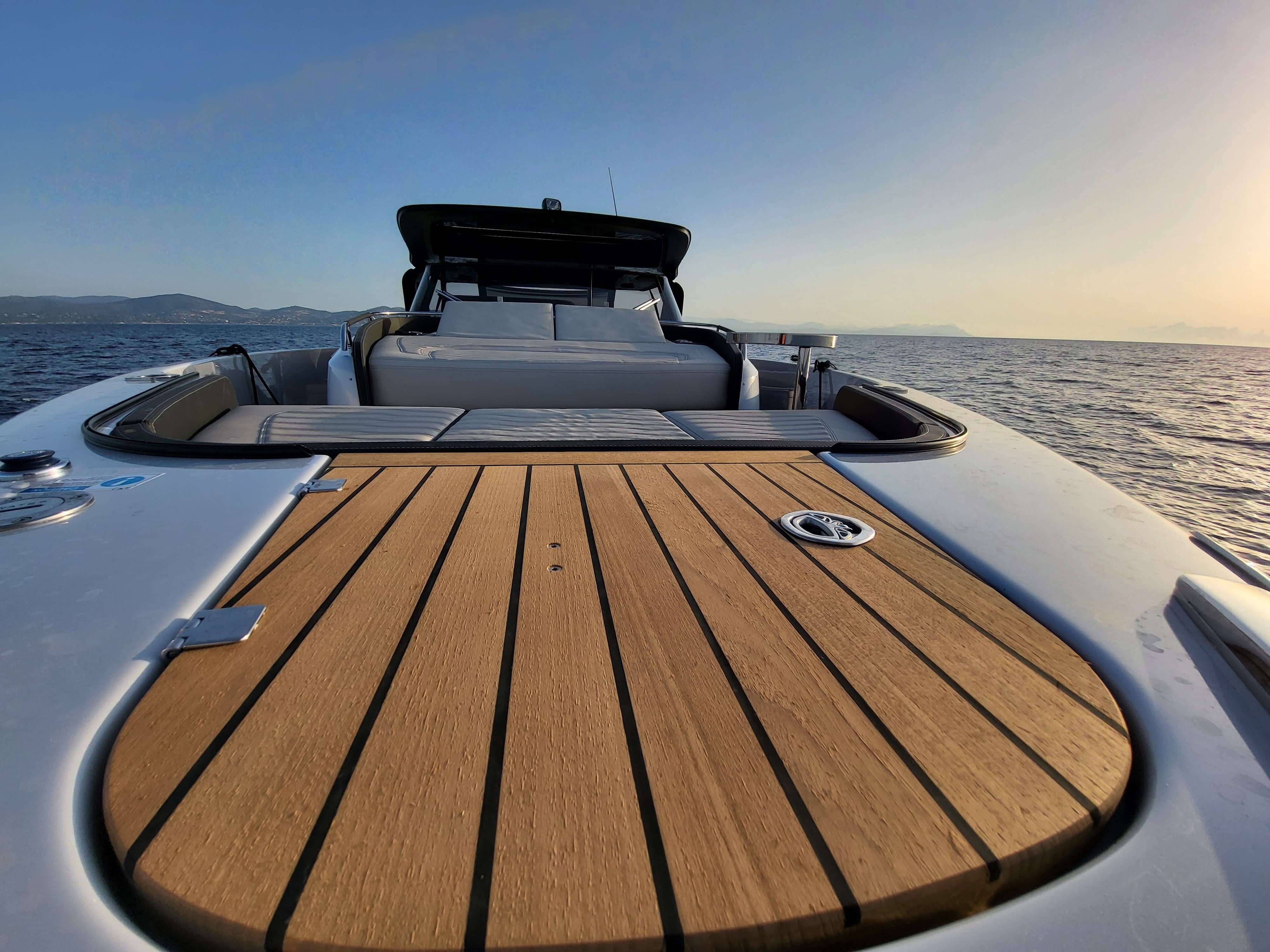 CRANCHI A46 LUXURY TENDER - 3