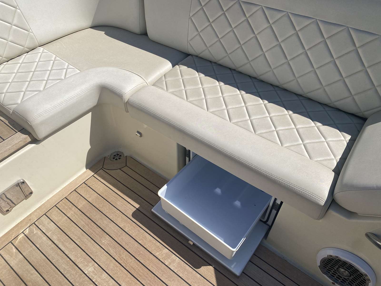 CHRIS CRAFT 28 CORSAIR - 12