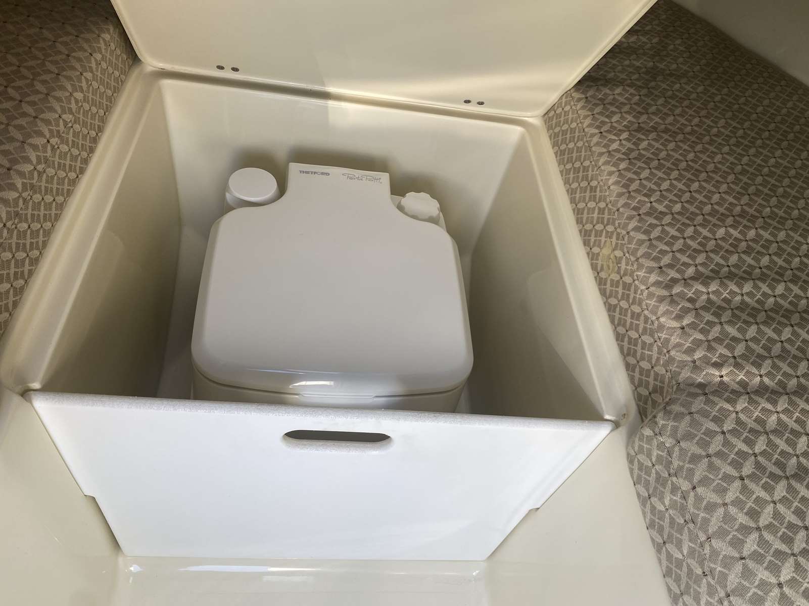 CHRIS CRAFT 28 CORSAIR - 16