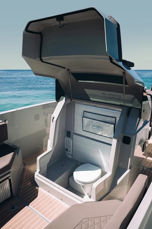 DE ANTONIO YACHTS D23 - 4