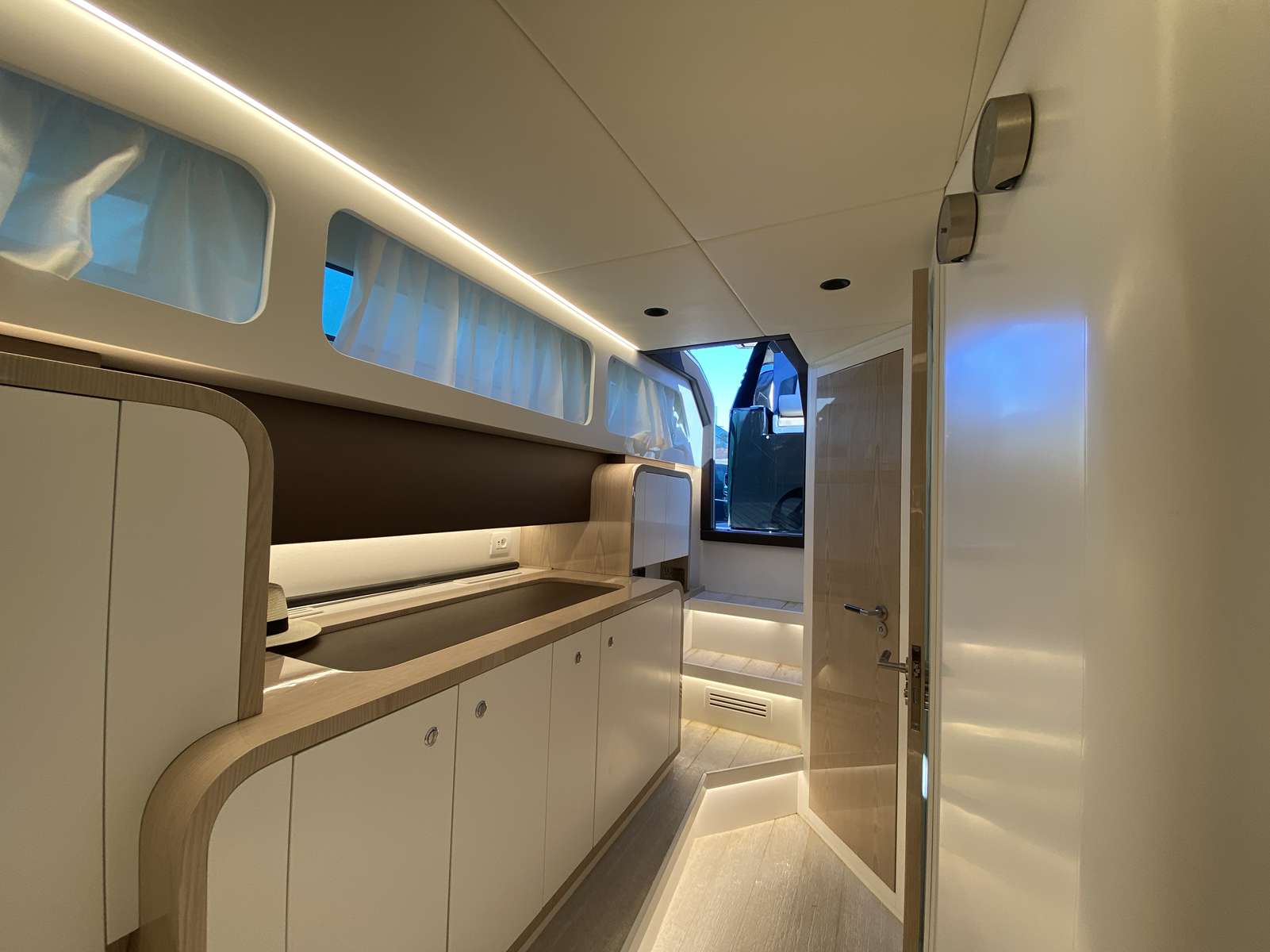 CANADOS GLADIATOR 493 GRAND - 9