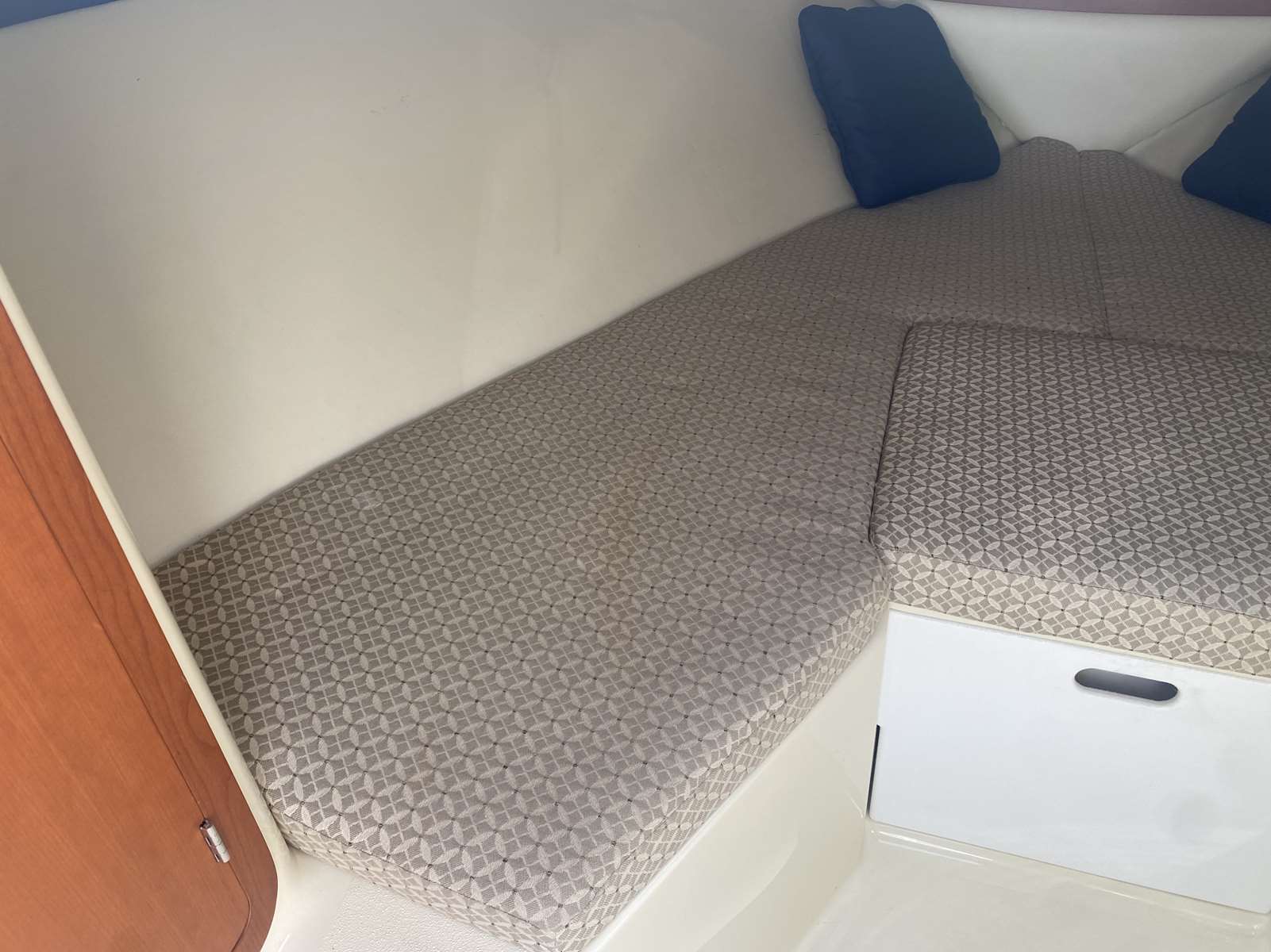 CHRIS CRAFT 28 CORSAIR - 15