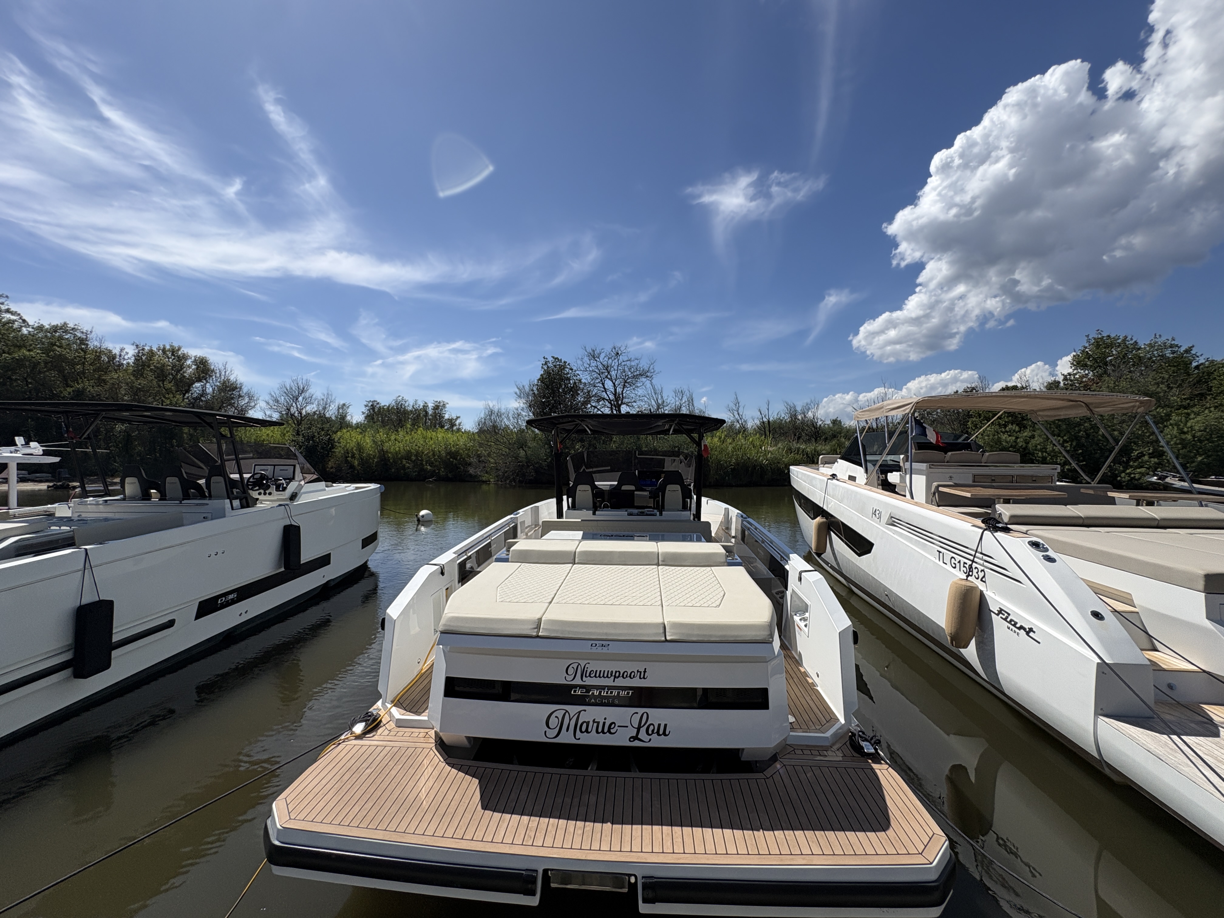 DE ANTONIO YACHTS D32 - 17