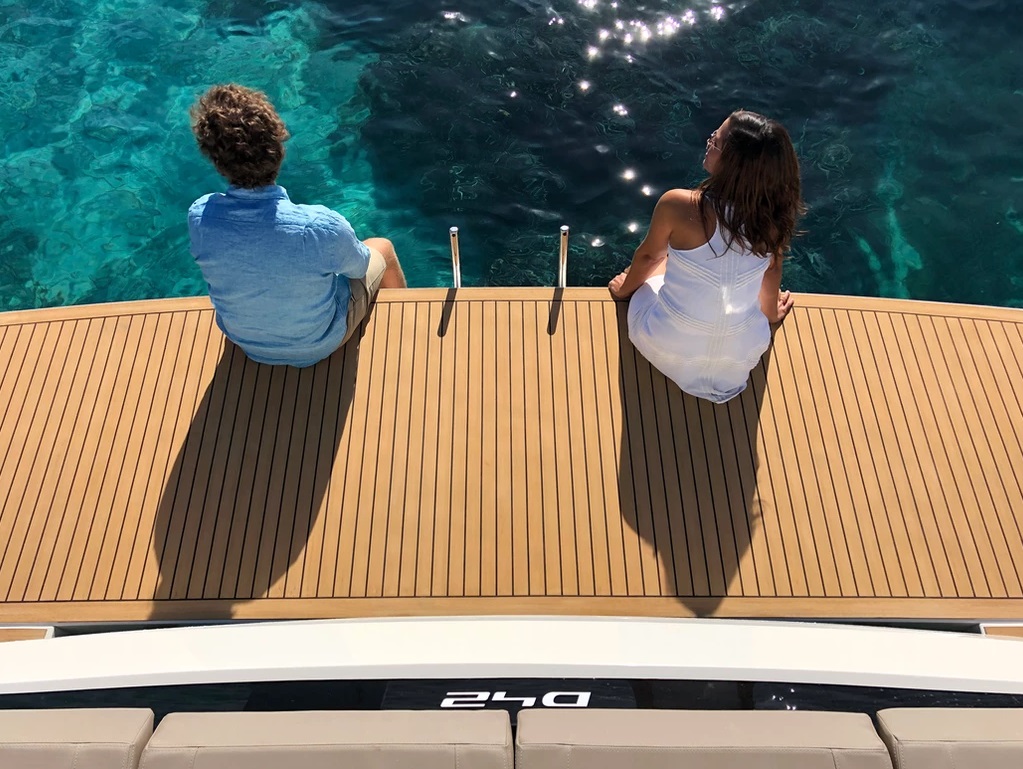 DE ANTONIO YACHTS D42 - 8