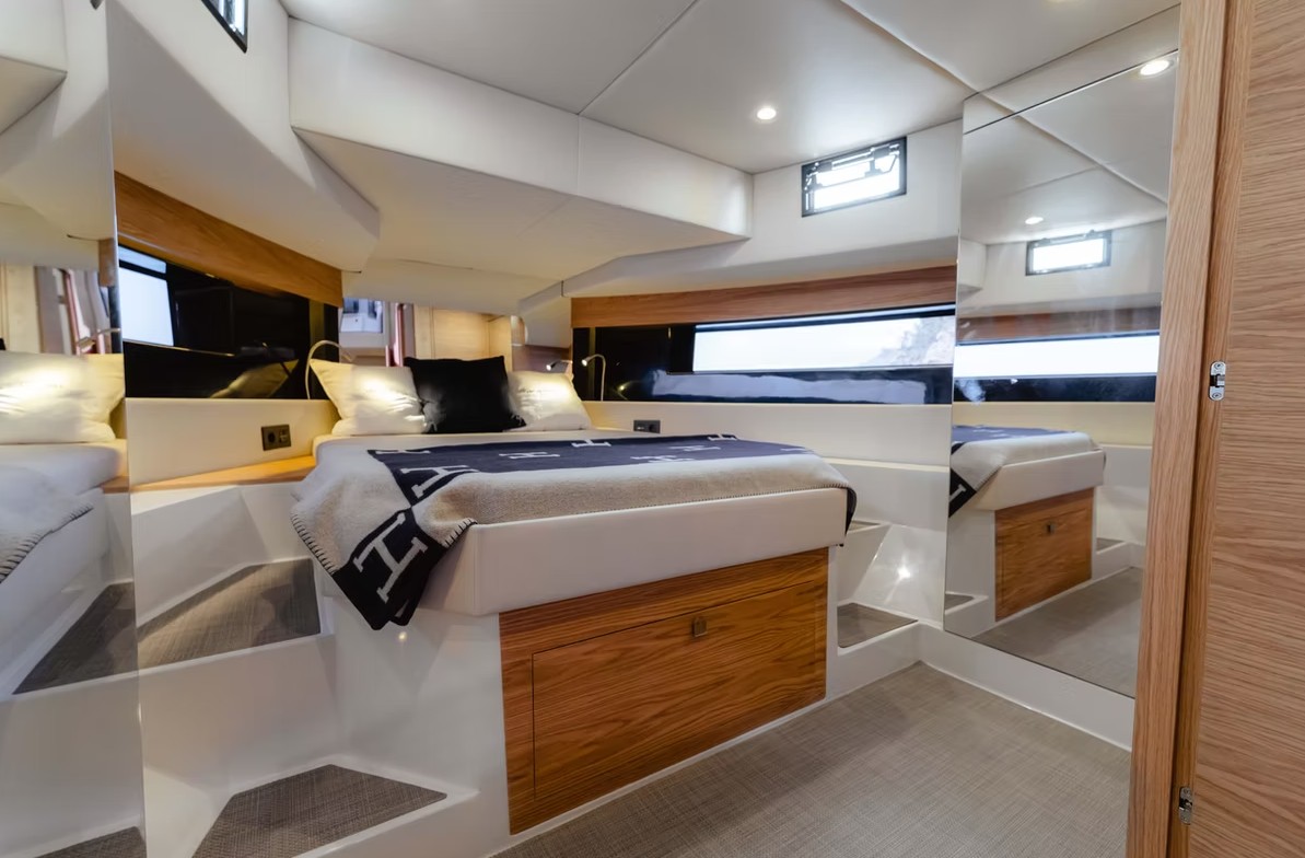 DE ANTONIO YACHTS D50 COUPE - 9