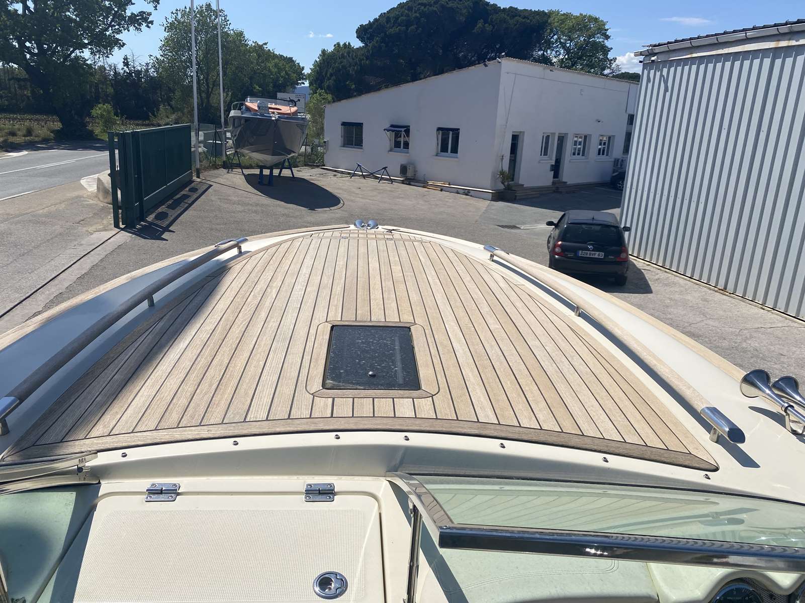 CHRIS CRAFT 28 CORSAIR - 9