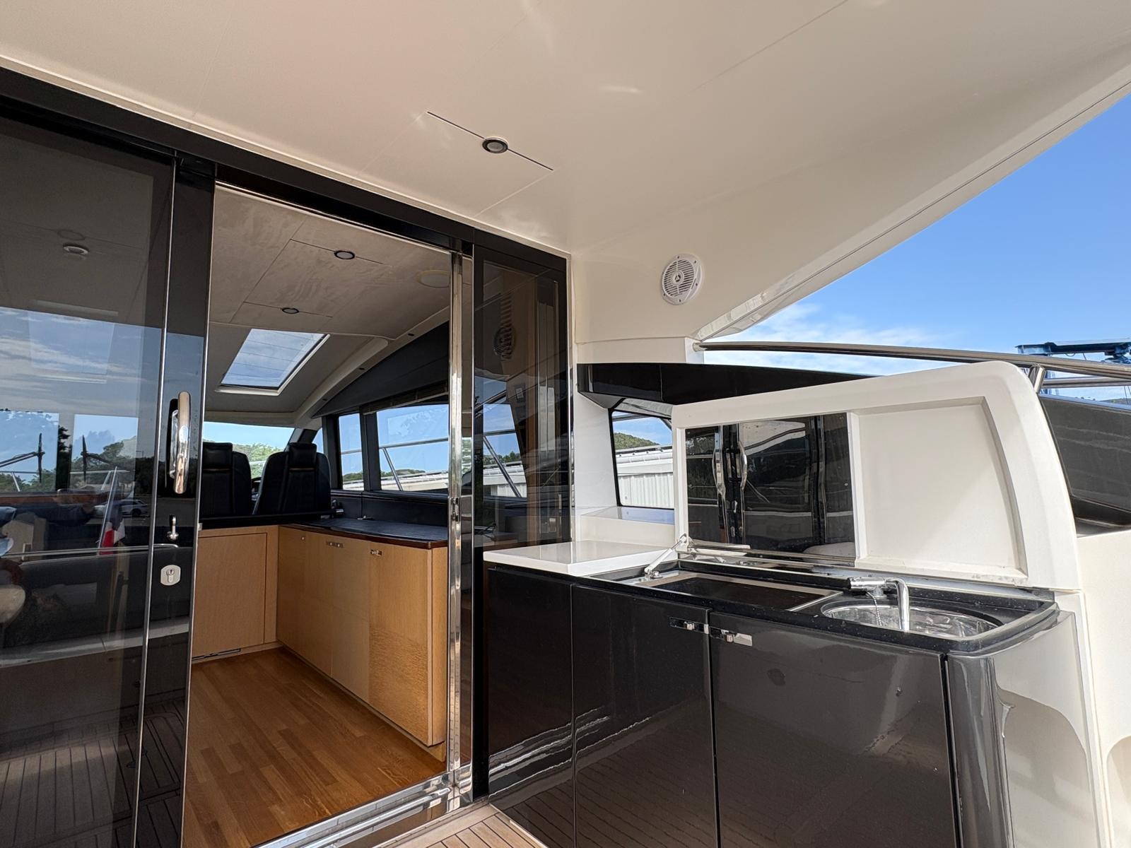 PRINCESS V57 - 3