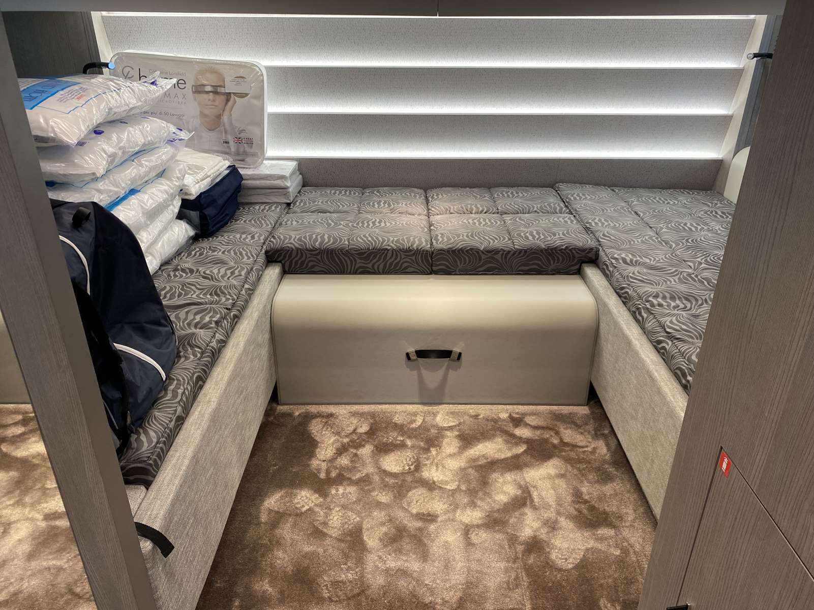 CRANCHI A46 LUXURY TENDER - 21