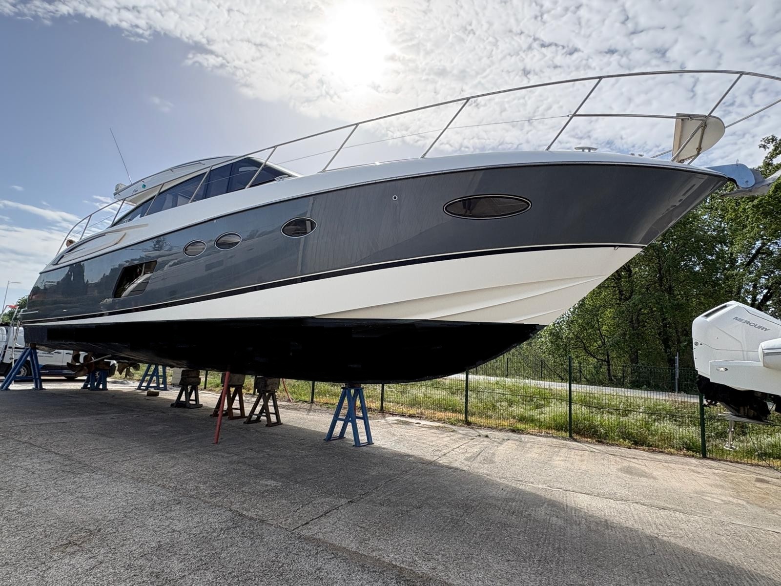 PRINCESS V57 (2012)