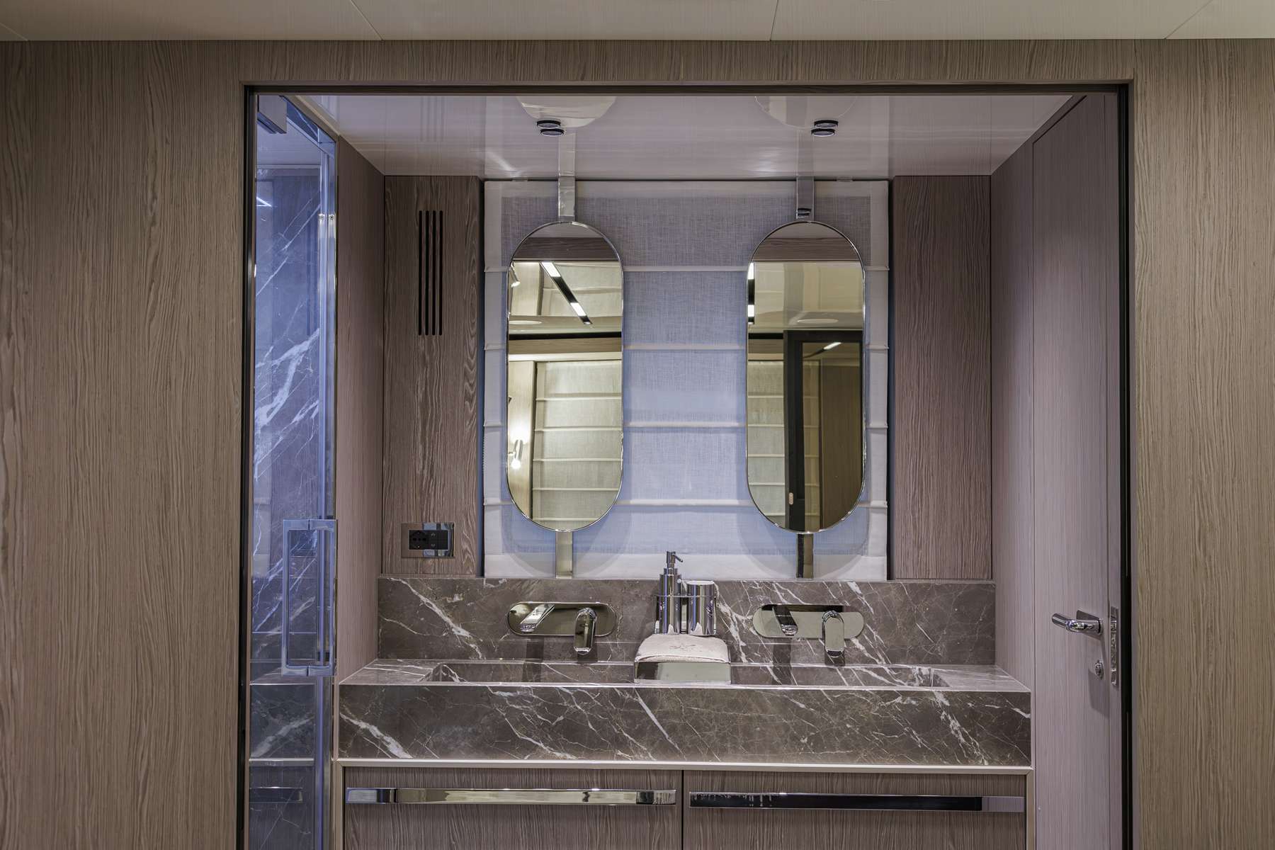 CRANCHI SESSANTASETTE 67 CORSA - 10