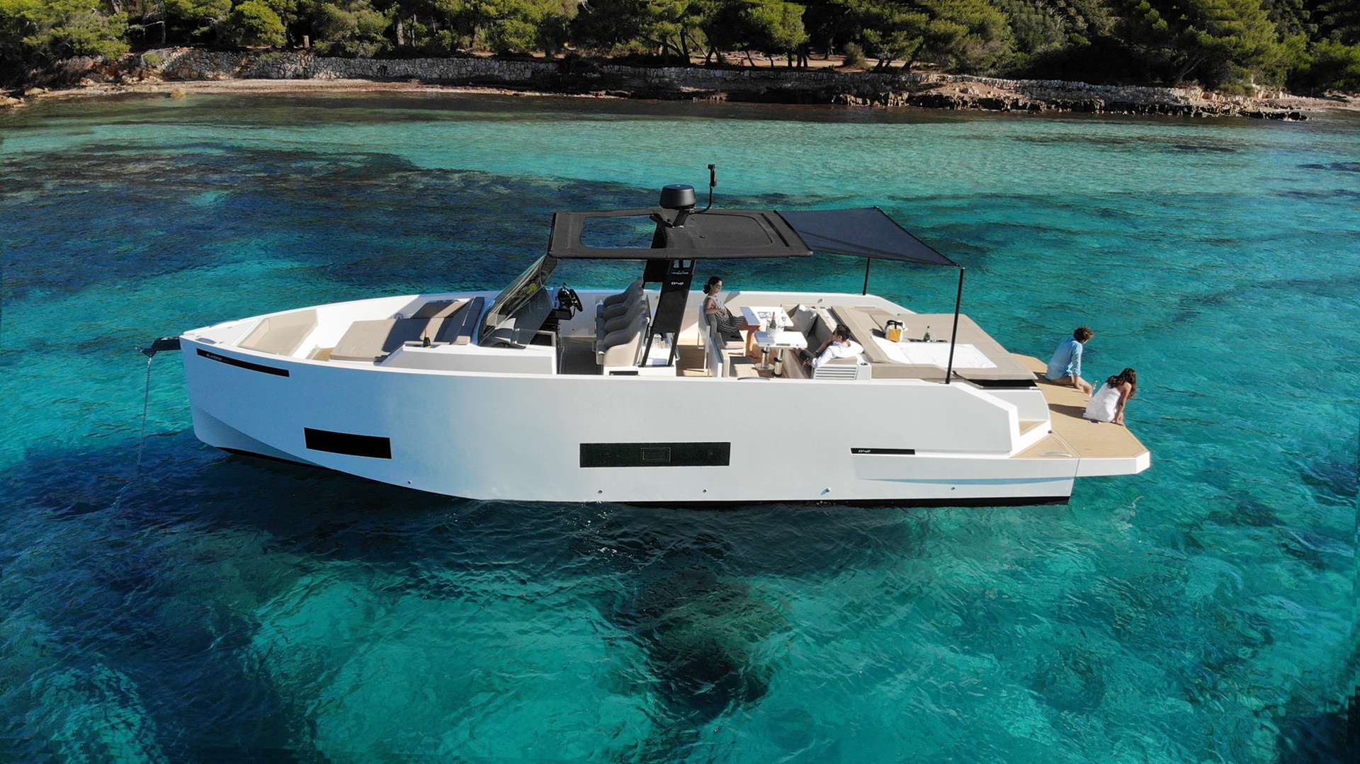 DE ANTONIO YACHTS D42 - 15