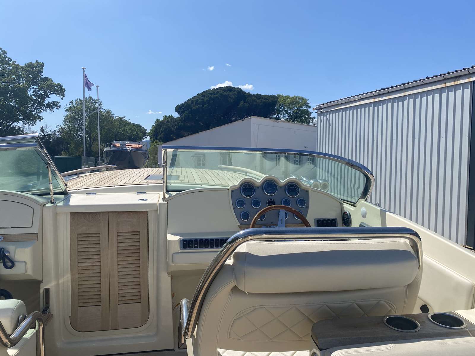 CHRIS CRAFT 28 CORSAIR - 3