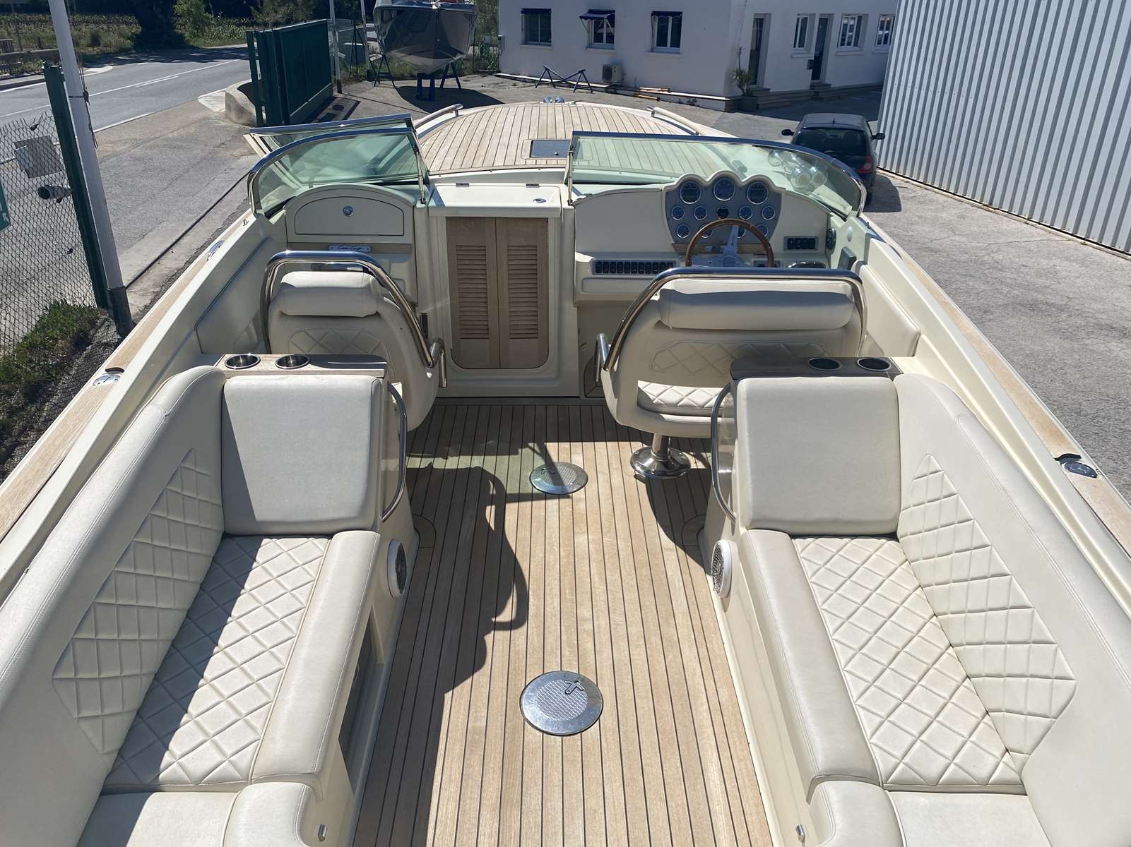 CHRIS CRAFT 28 CORSAIR - 4