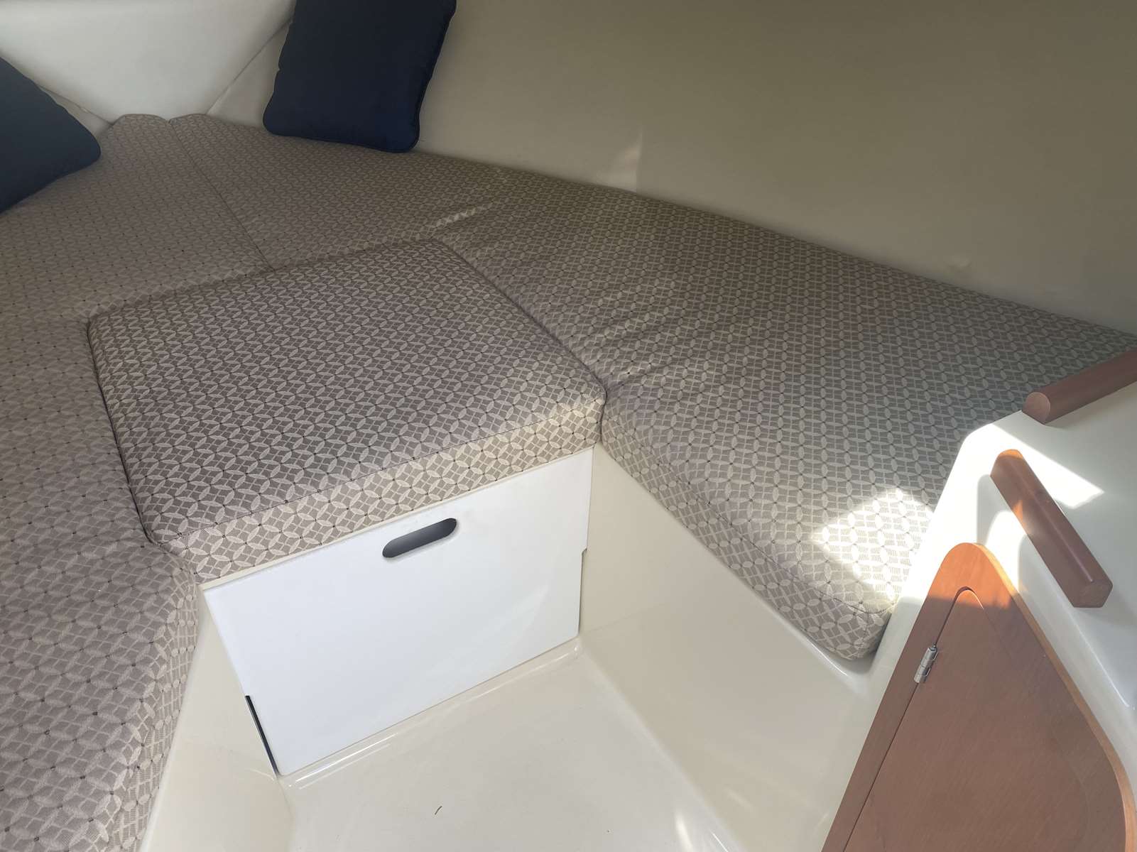 CHRIS CRAFT 28 CORSAIR - 14