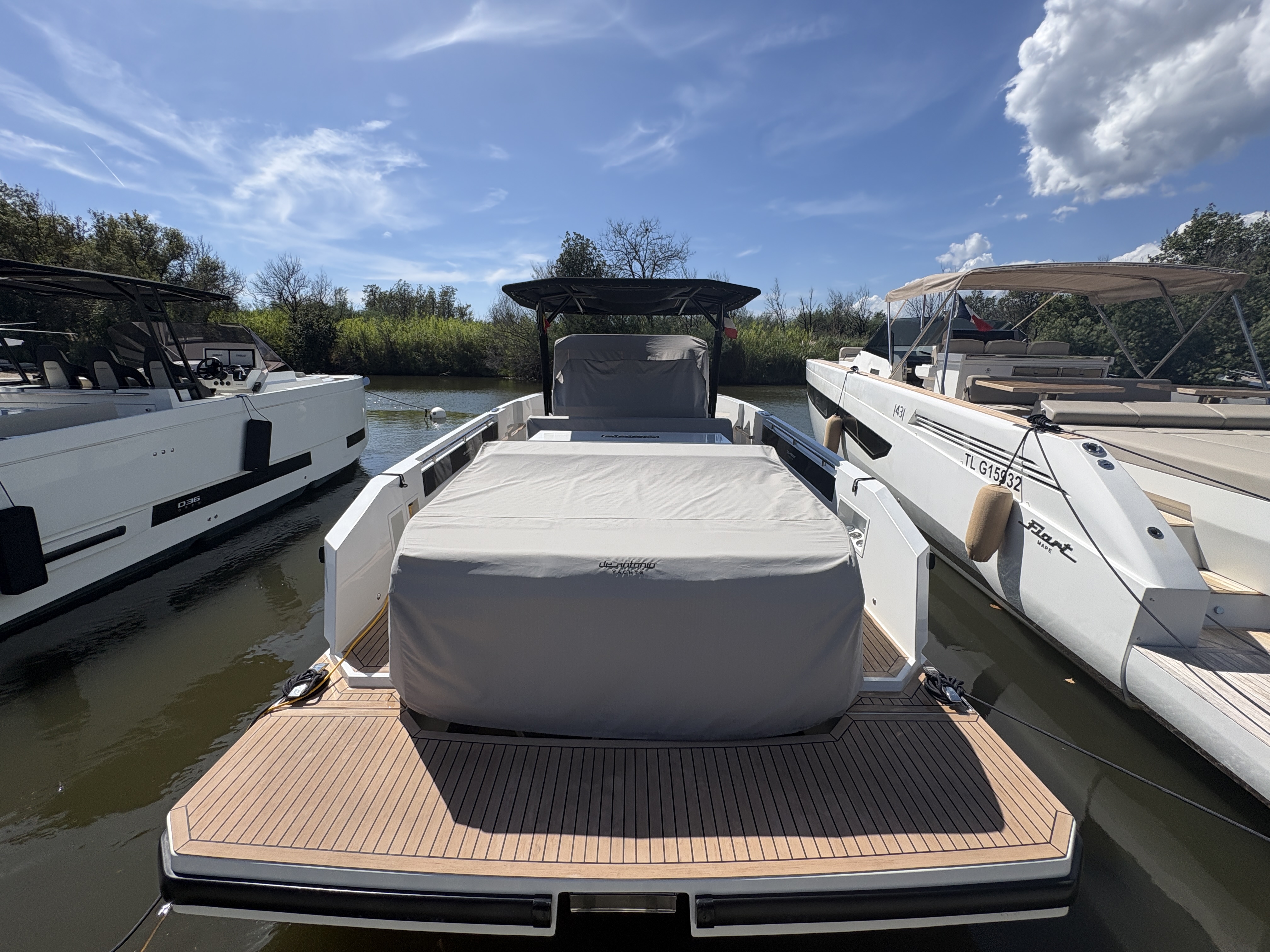 DE ANTONIO YACHTS D32 - 21