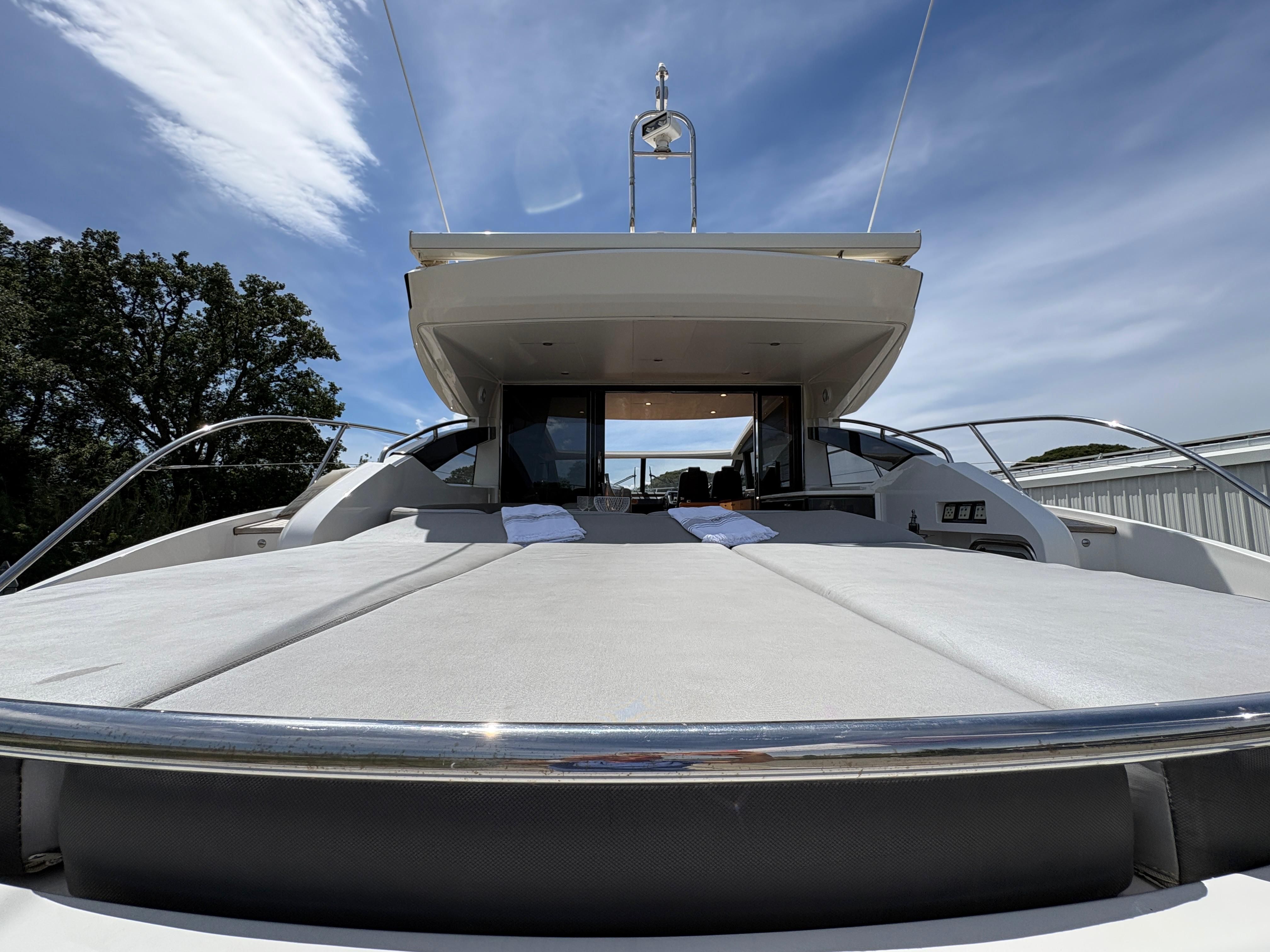 PRINCESS V57 - 18
