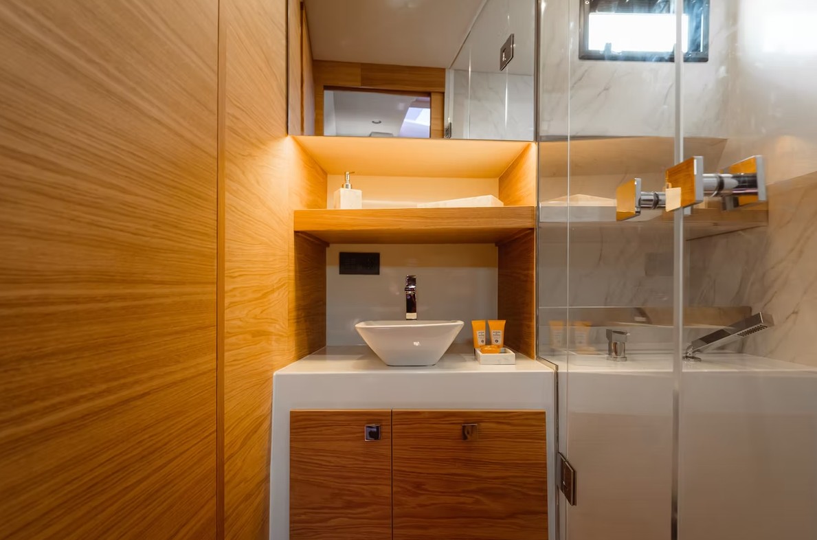 DE ANTONIO YACHTS D50 COUPE - 14