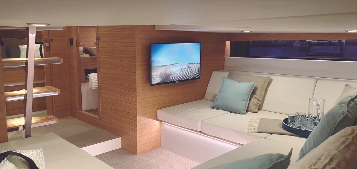 DE ANTONIO YACHTS D42 - 6