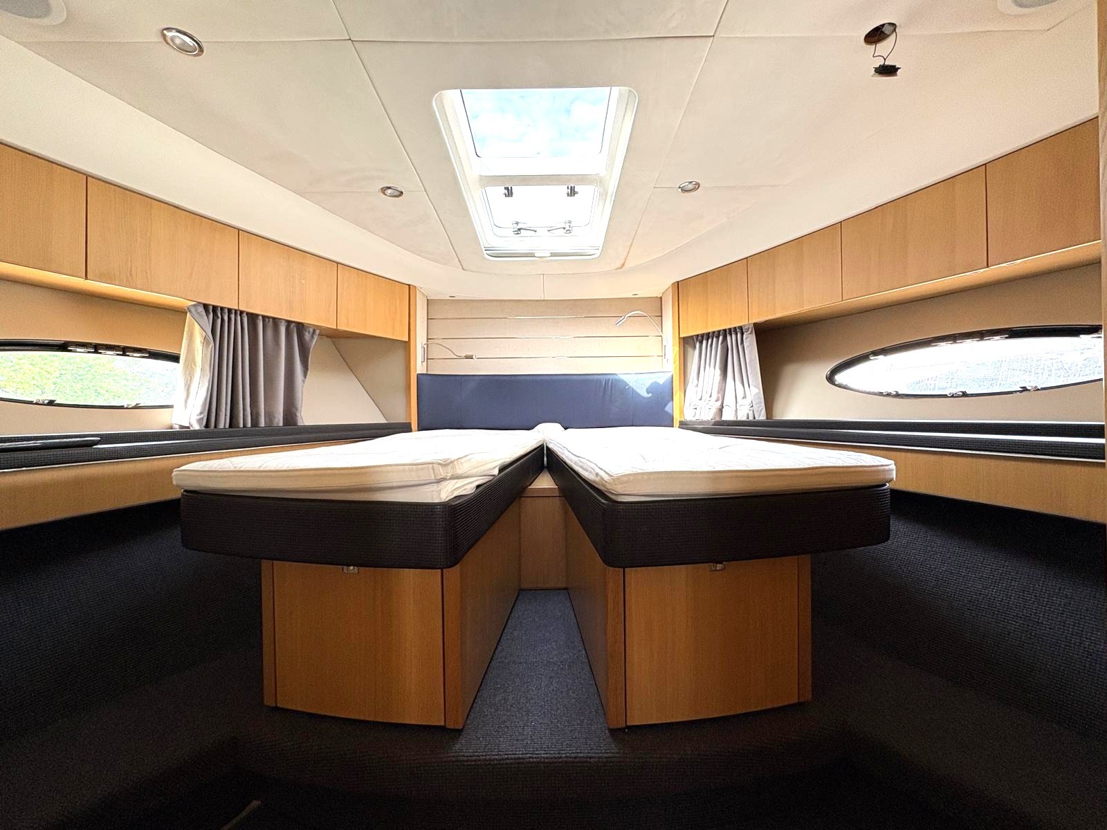 PRINCESS V57 - 13