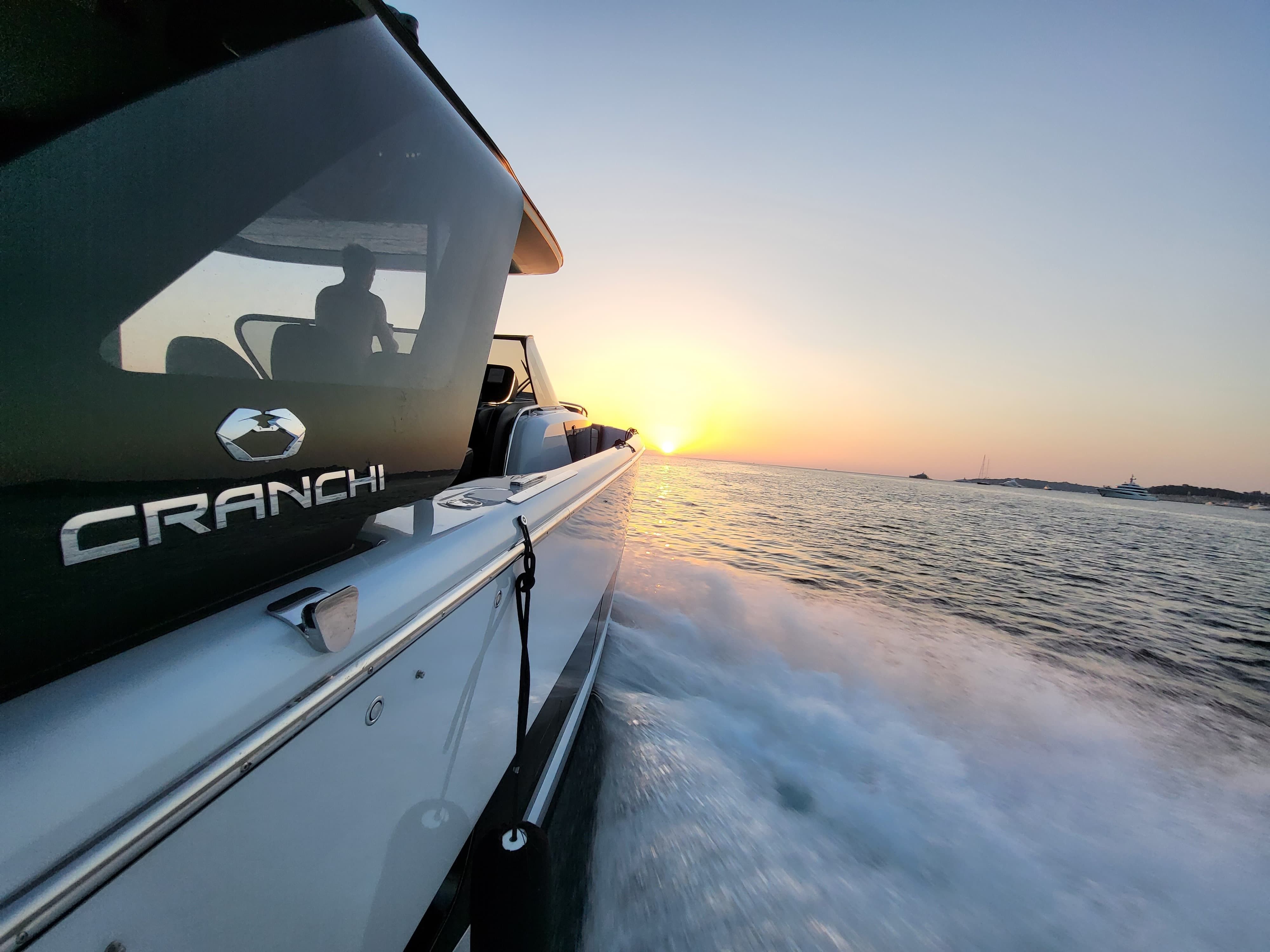 CRANCHI A46 LUXURY TENDER - 6