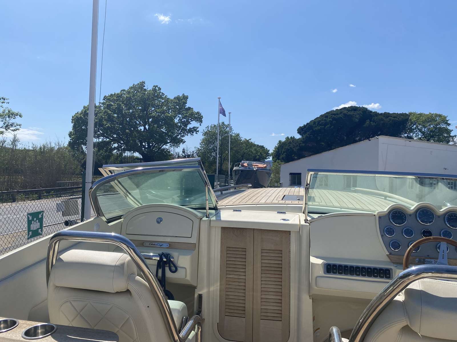 CHRIS CRAFT 28 CORSAIR - 8