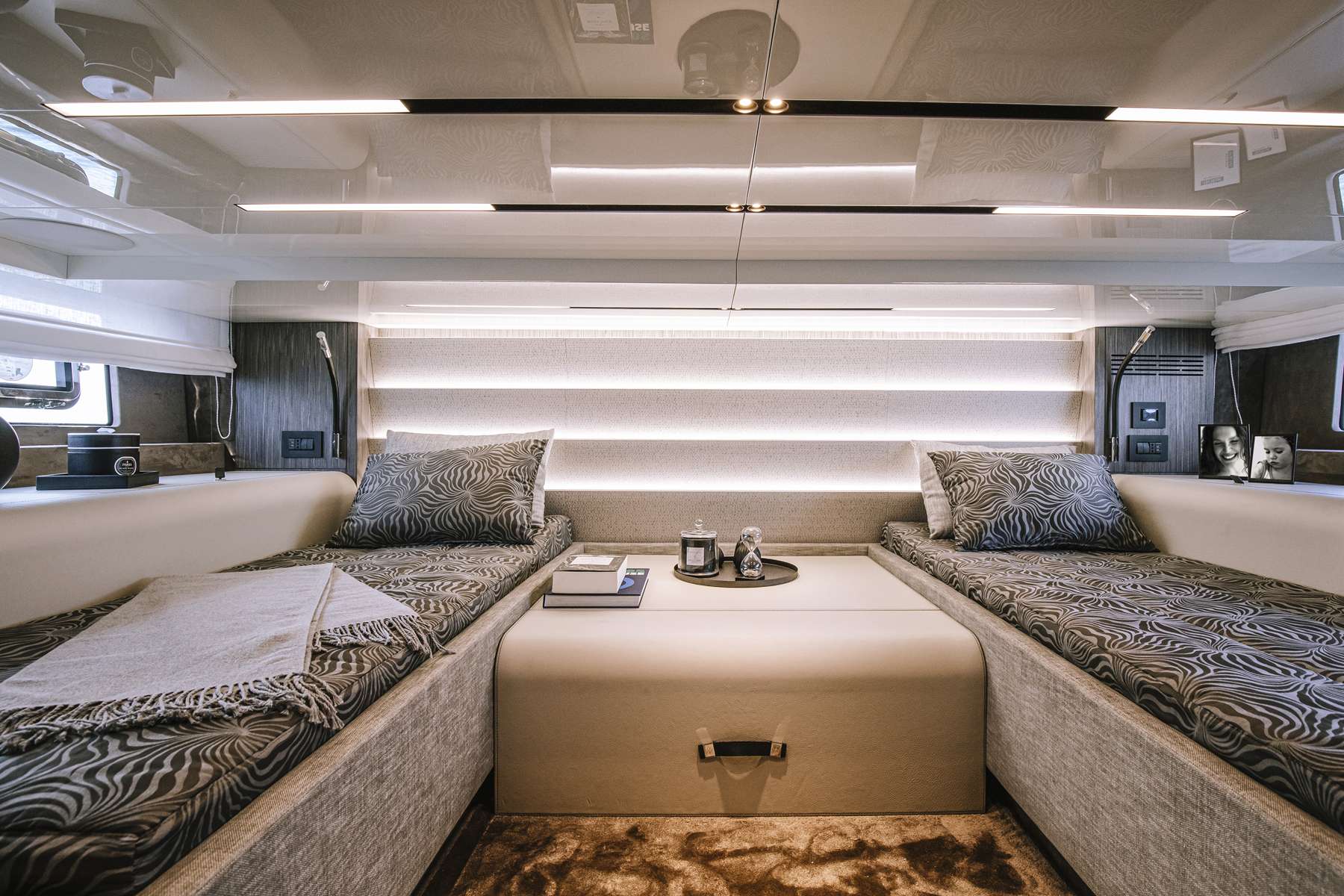 CRANCHI A46 LUXURY TENDER - 11