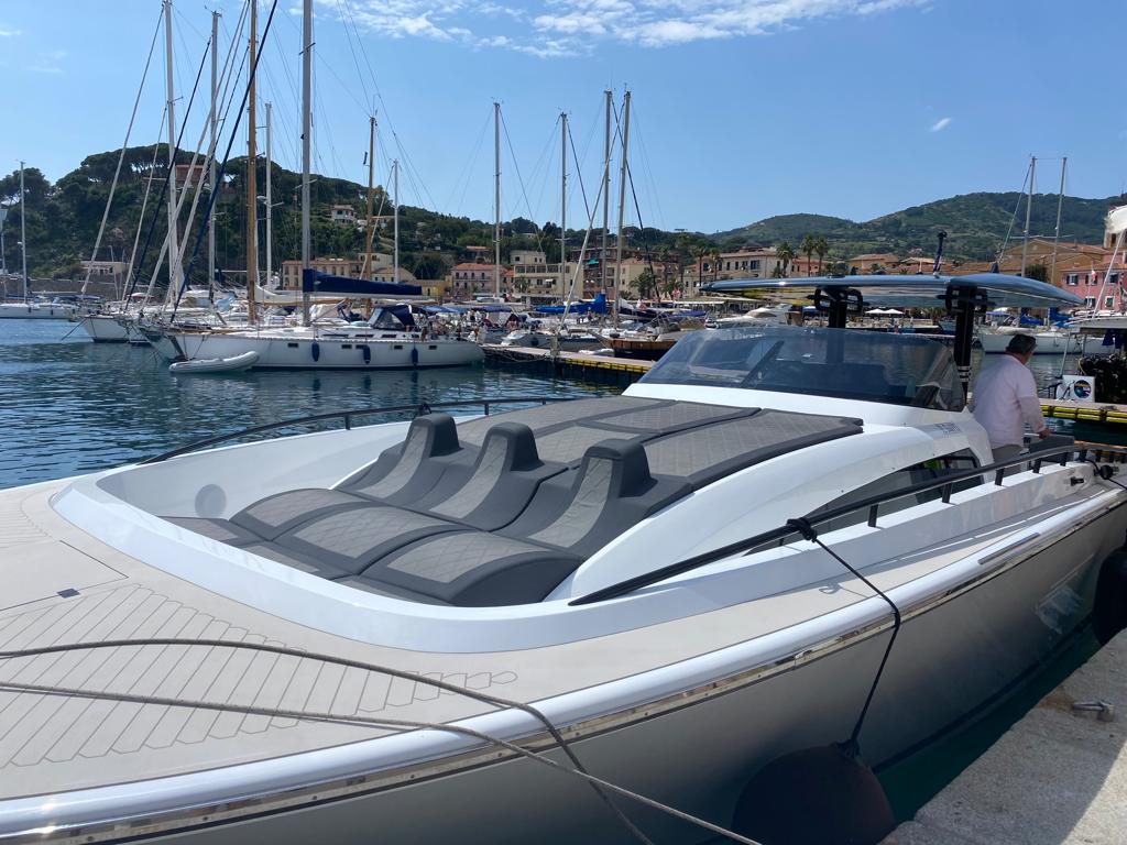 CANADOS 431 GLADIATOR WALK-AROUND - 6