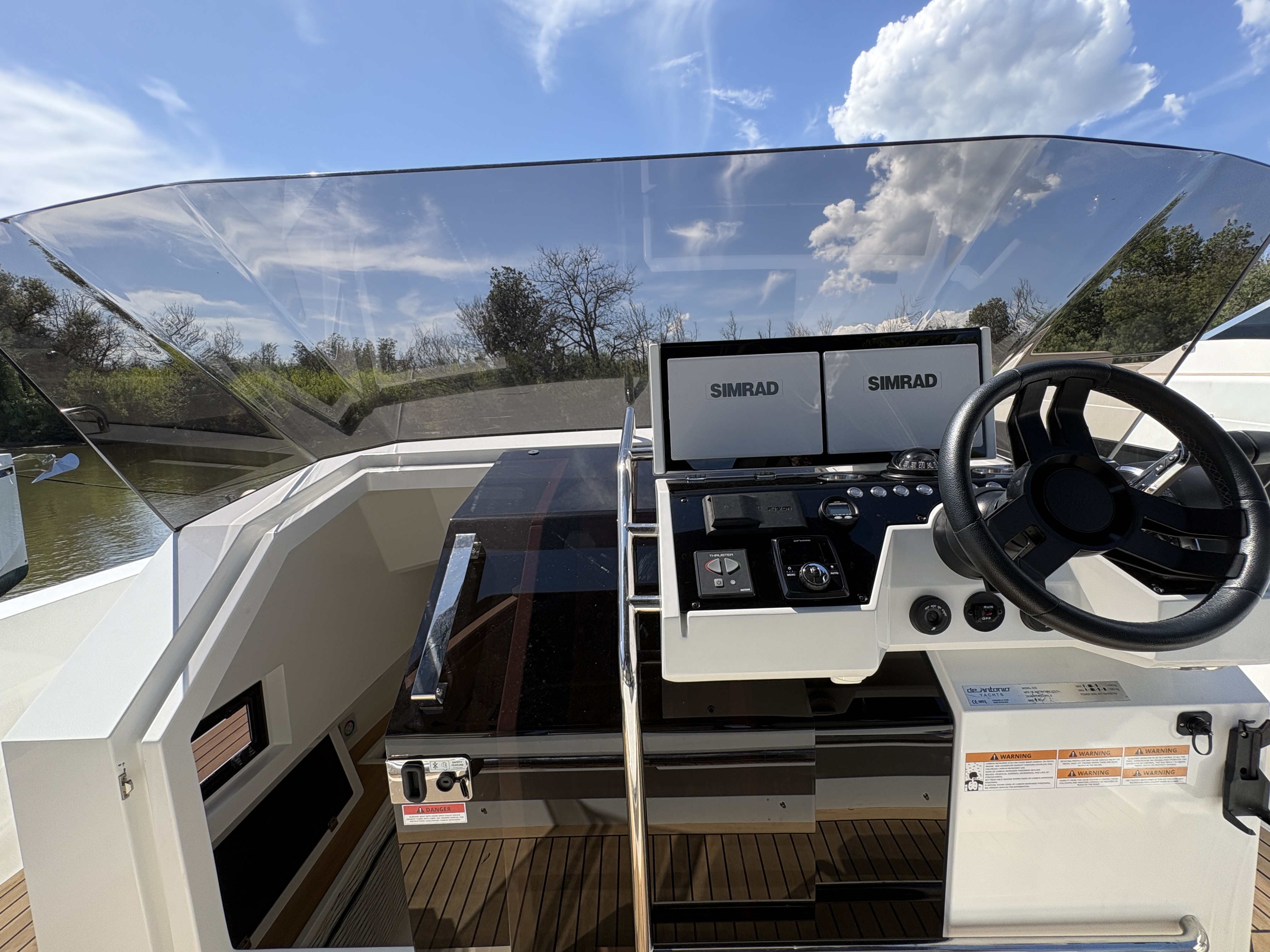 DE ANTONIO YACHTS D32 - 8