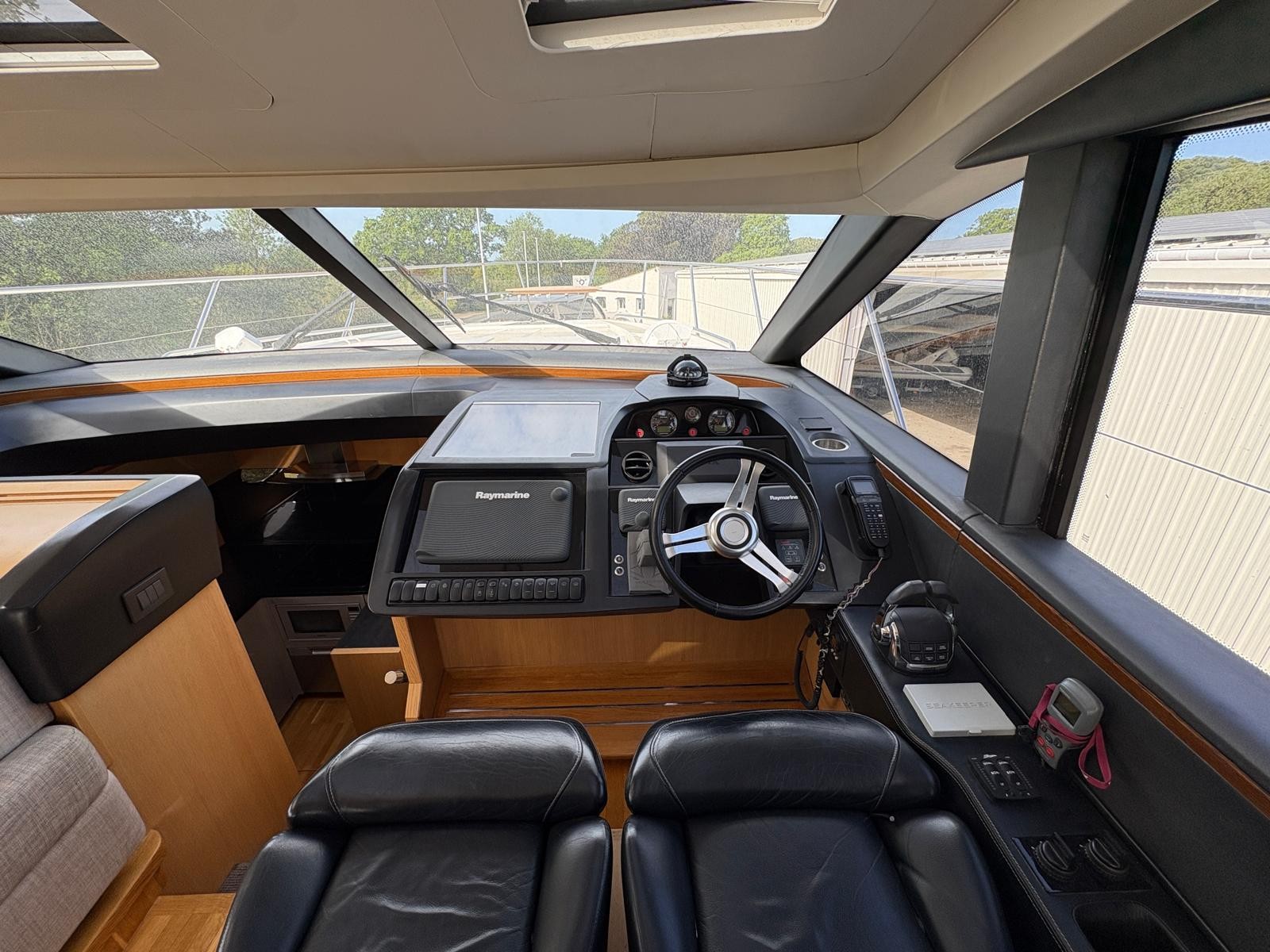 PRINCESS V57 - 17