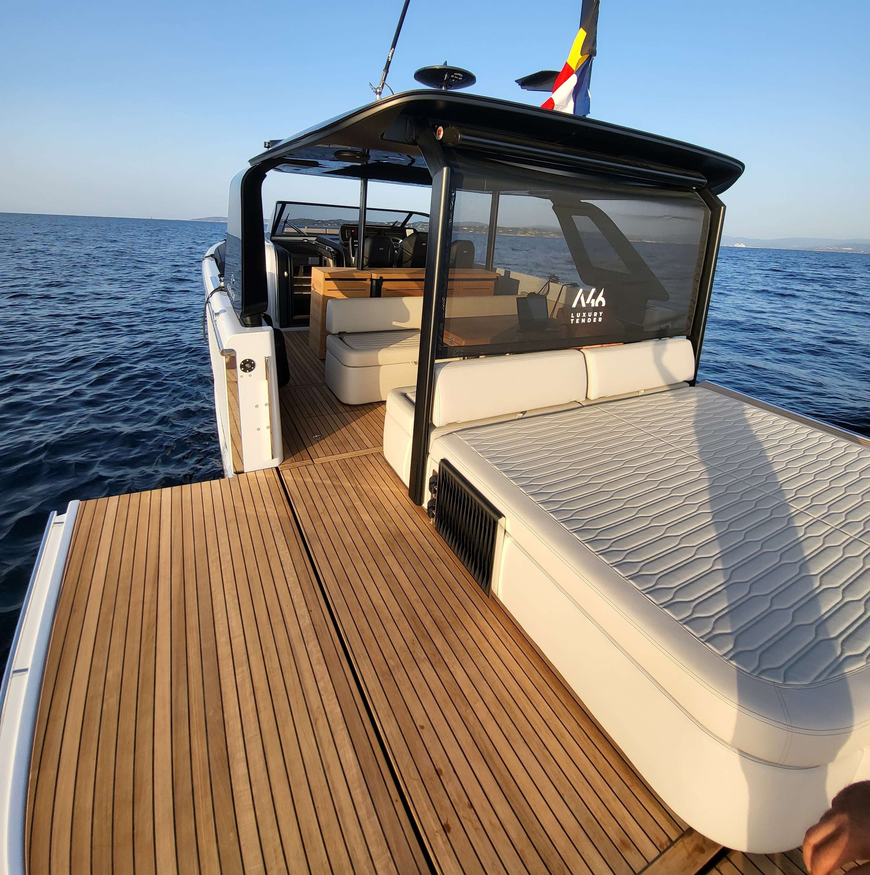 CRANCHI A46 LUXURY TENDER - 4