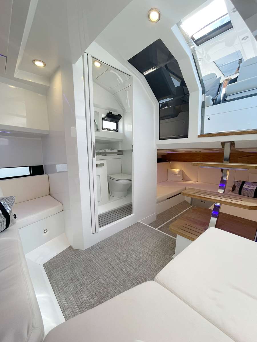 DE ANTONIO YACHTS D36 - 8