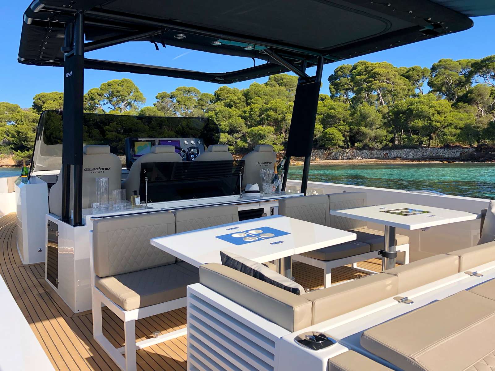 DE ANTONIO YACHTS 42 - 5