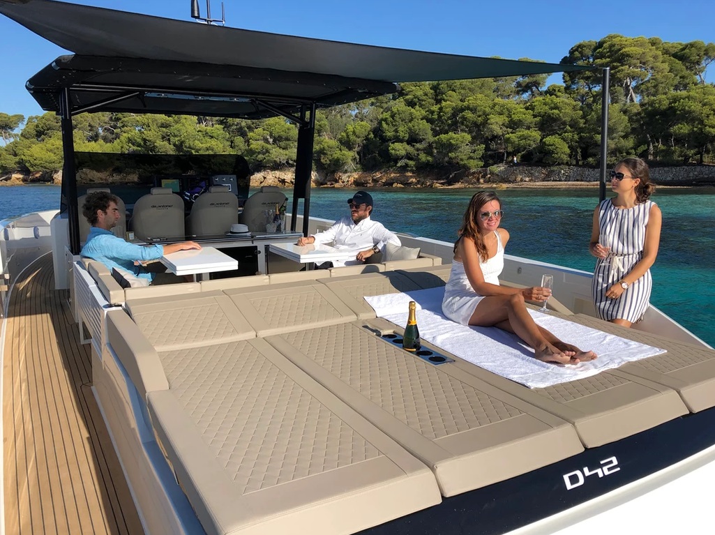 DE ANTONIO YACHTS 42 - 4