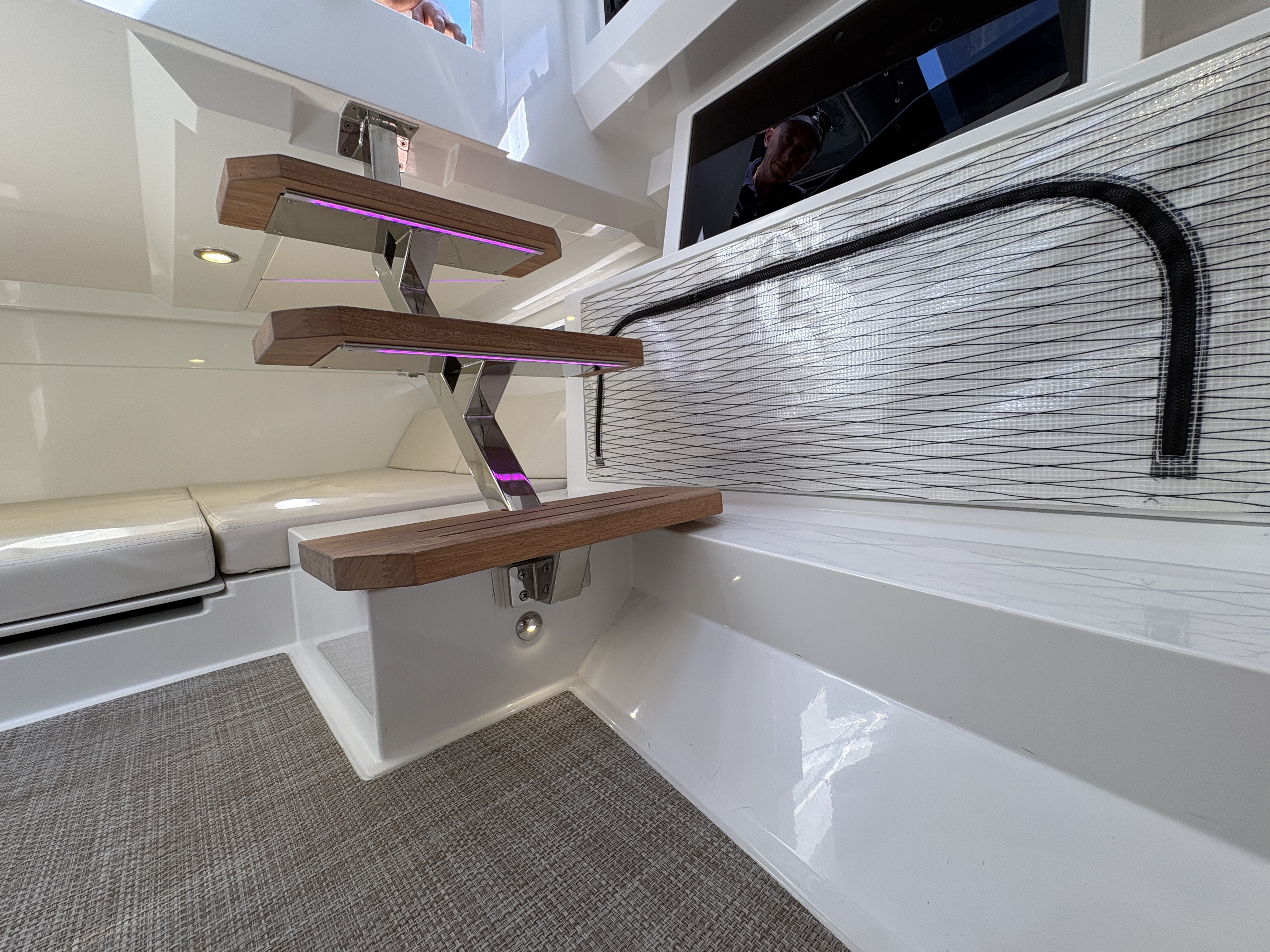 DE ANTONIO YACHTS D32 - 6