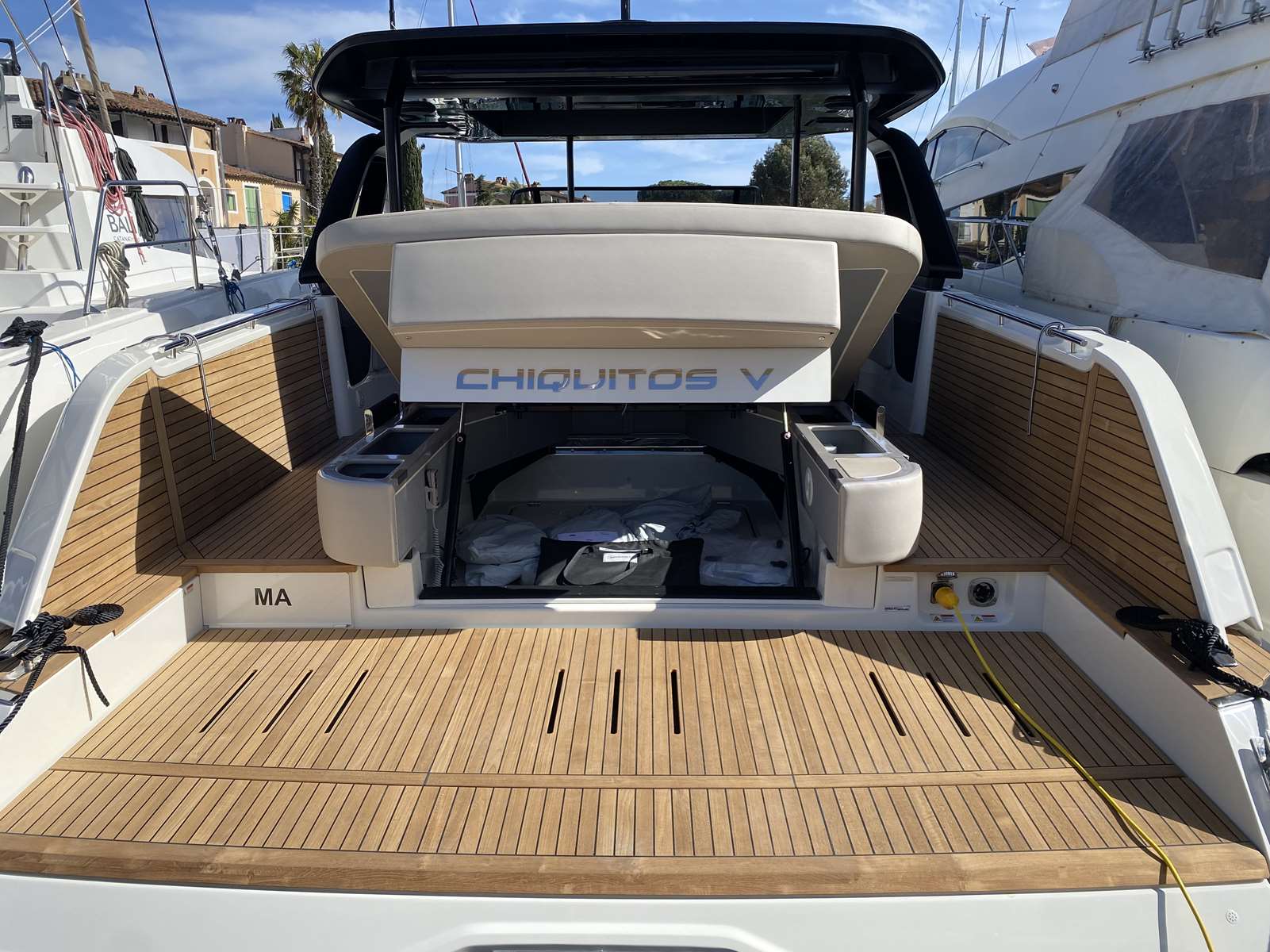 CRANCHI A46 LUXURY TENDER - 23