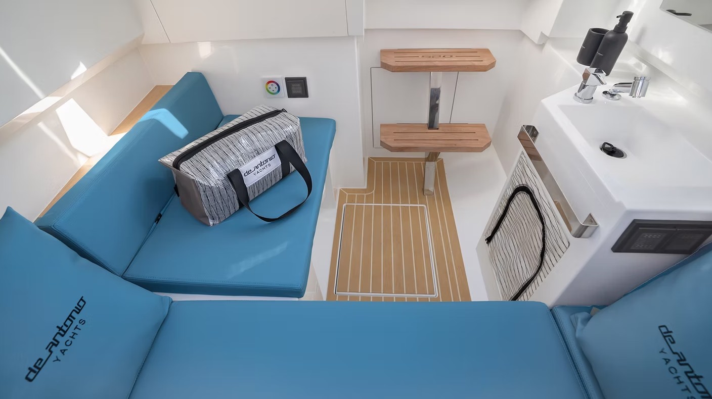 DE ANTONIO YACHTS D29 - 10